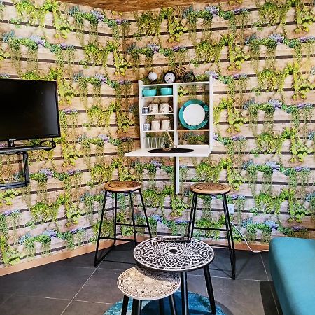 Апартаменты Mini House In Beauce Toury Экстерьер фото